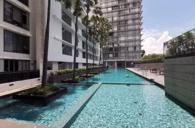 House Sale • Bukit Timah •  The Trumps • S$1350000 • Condo • 1292ft² / 120m²