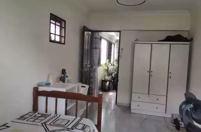 Room Rent • Singapore River • 547 Hougang Street 51 • S$800 • 4-Room (3 BR) • Common Room