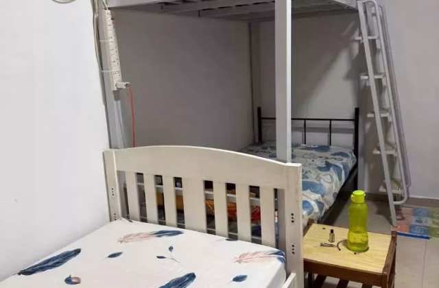 Room Rent • Western Water Catchment •  Tampines Street 21 • S$450 • 3-Room (2 BR) • Common Room