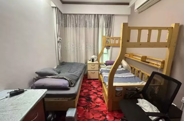 Room Rent • Outram •  Sims Residences • S$1300 • Apartment • Common Room
