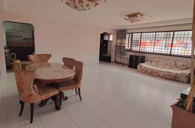 House Rent • Geylang • 431 Choa Chu Kang Avenue 4 • S$3800 • 5-Room (4 BR) • 1400ft² / 130m²