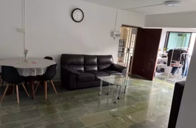 Room Rent • Outram • 15 Eunos Crescent • S$475 • Executive HDB • Maid Room