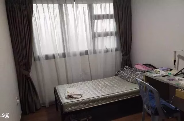 Room Rent • Bukit Panjang •  West Coast Crescent • S$1000 • 5-Room (4 BR) • Common Room