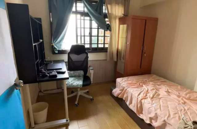 Room Rent • Choa Chu Kang • 5 Holland Close • S$1400 • 3-Room (2 BR) • Common Room