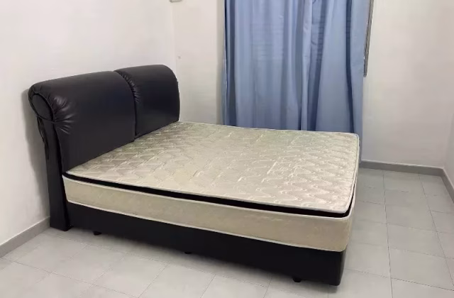 Room Rent • Orchard • 564 Ang Mo Kio Avenue 3 • S$1100 • 3-Room (2 BR) • Common Room