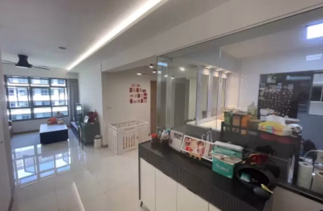 Room Rent • Western Water Catchment • 621B Tampines Street 61 • S$900 • 4-Room (3 BR) • Common Room
