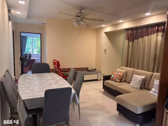 Room Rent • Singapore River • 578 Hougang Avenue 4 • S$900 • Executive HDB • Common Room Photo