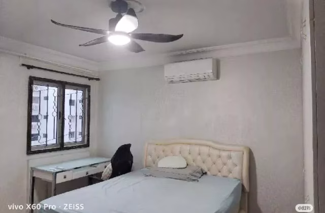 Room Rent • Bukit Batok • 339 Bukit Batok Street 34 • S$1200 • 4-Room (3 BR) • Master Room