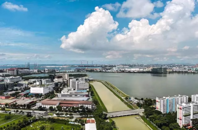 Room Rent • Paya Lebar • 20 Teban Gardens Road • S$750 • 4-Room (3 BR) • Common Room