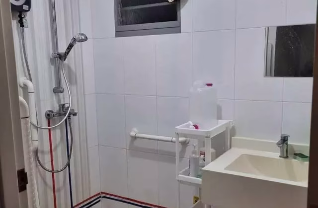 Room Rent • Choa Chu Kang • 35 Margaret Drive • S$1300 • 3-Room (2 BR) • Master Room