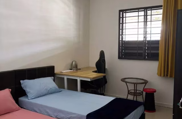 Room Rent • Western Water Catchment • 820 Tampines Street 81 • S$1100 • 3-Room (2 BR) • Common Room