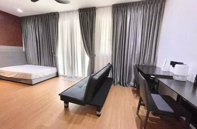 Room Rent • Singapore River • LOWLAND ROAD (547405) • S$2000 • Terraced House • Master Room