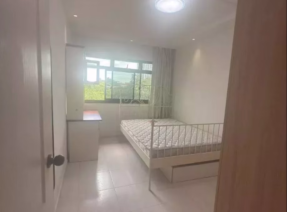 Room Rent • Clementi • 2A Boon Tiong Road • S$1400 • 4-Room (3 BR) • Common Room Photo