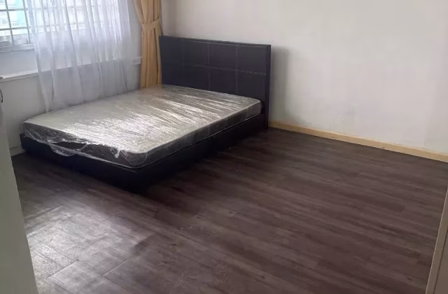 Room Rent • Ang Mo Kio • 211 Pasir Ris Street 21 • S$1300 • 4-Room (3 BR) • Master Room