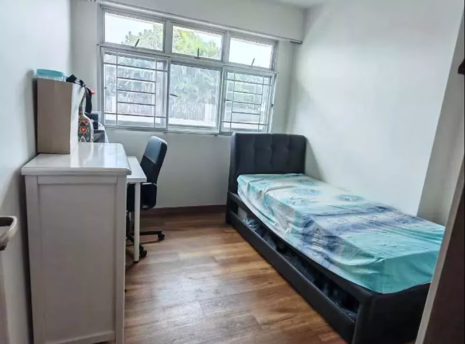 Room Rent • Hougang • 102A Canberra Street • S$700 • 5-Room (4 BR) • Common Room Photo