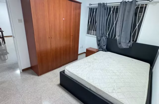 Room Rent • Bishan • 296C Compassvale Crescent • S$450 • 4-Room (3 BR) • Common Room