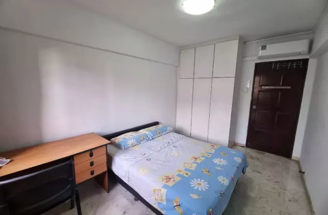 Room Rent • Lim Chu Kang • 415 Jurong West Street 42 • S$900 • 5-Room (4 BR) • Common Room