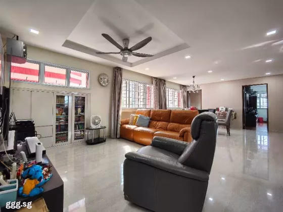 House Sale • Ang Mo Kio • 605 Elias Road • S$1090000 • Executive HDB • 1658ft² / 154m² Photo