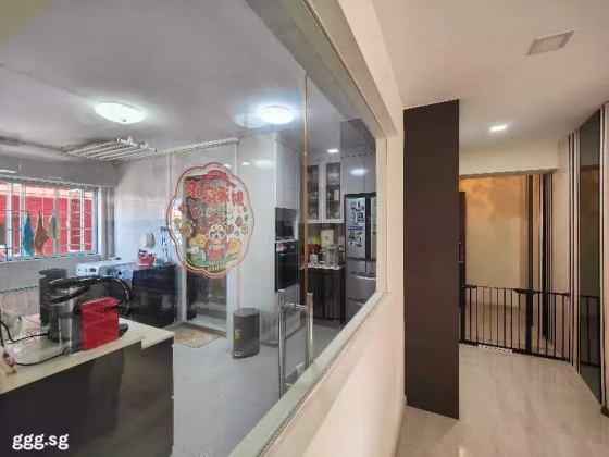 House Sale • Ang Mo Kio • 605 Elias Road • S$1090000 • Executive HDB • 1658ft² / 154m² Photo