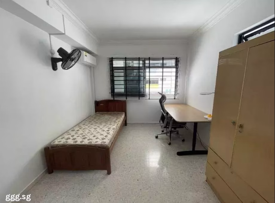 Room Rent • Sembawang • 898A Woodlands Drive 50 • S$800 • 4-Room (3 BR) • Common Room Photo