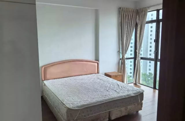 Room Rent • Paya Lebar •  Parc Oasis • S$2000 • 4-Room (3 BR) • Master Room