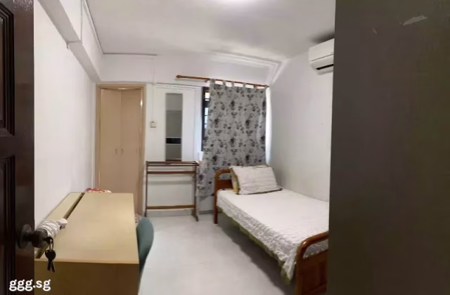Room Rent • Bukit Panjang • 310 Clementi Avenue 4 • S$1250 • 3-Room (2 BR) • Master Room
