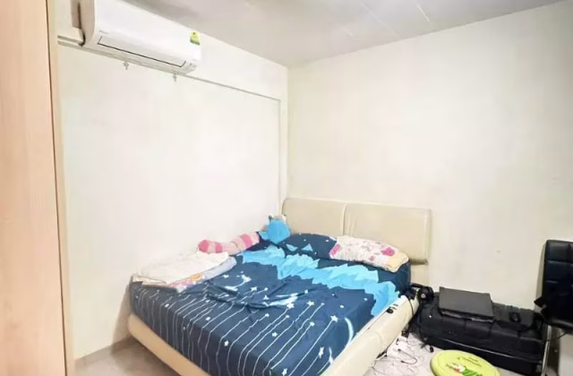 Room Rent • Rochor • 703 Yishun Avenue 5 • S$1150 • 3-Room (2 BR) • Common Room