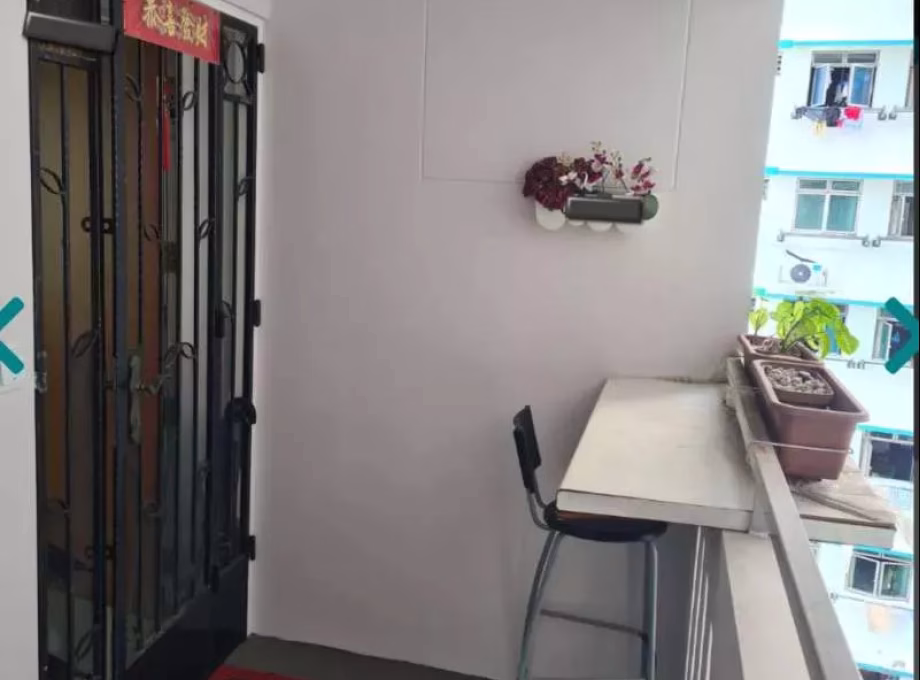 House Sale • Bukit Panjang • 423 Clementi Avenue 1 • S$425000 • 2-Room (1 BR) • 527ft² / 48m² Photo