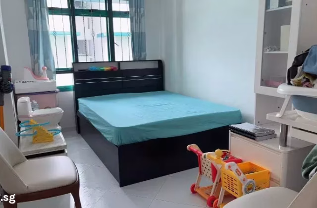 Room Rent • Hougang • 352A Canberra Road • S$800 • 4-Room (3 BR) • Common Room