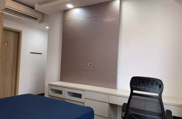Room Rent • Jurong West •  Caspian • S$2000 • Condo • Master Room