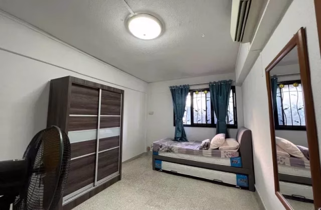 Room Rent • Bukit Timah • 121 Bedok North Road • S$1000 • 4-Room (3 BR) • Common Room