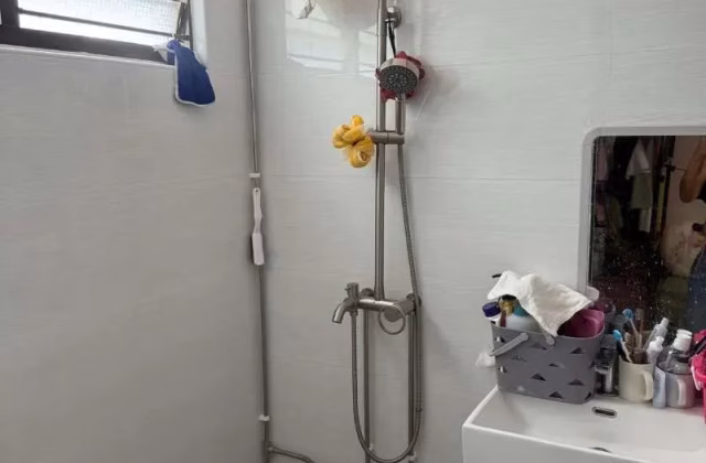 Room Rent • Ang Mo Kio • 416 Pasir Ris Drive 6 • S$450 • 3-Room (2 BR) • Room Sharing