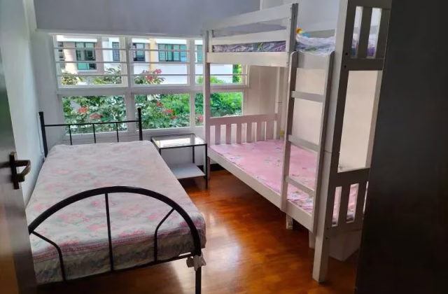 Room Rent • Bishan • 293C Compassvale Crescent • S$500 • 4-Room (3 BR) • Room Sharing