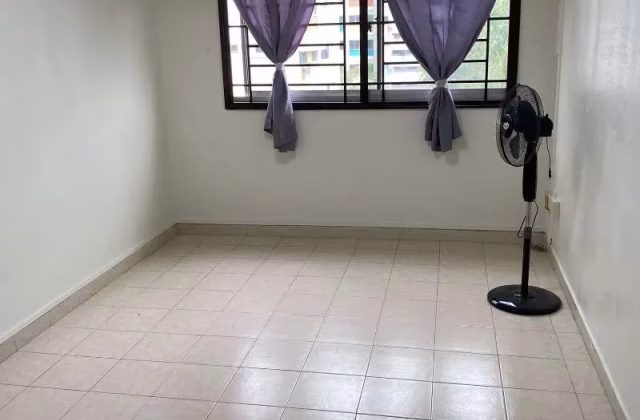 Room Rent • Lim Chu Kang • 725 Jurong West Avenue 5 • S$800 • 4-Room (3 BR) • Common Room