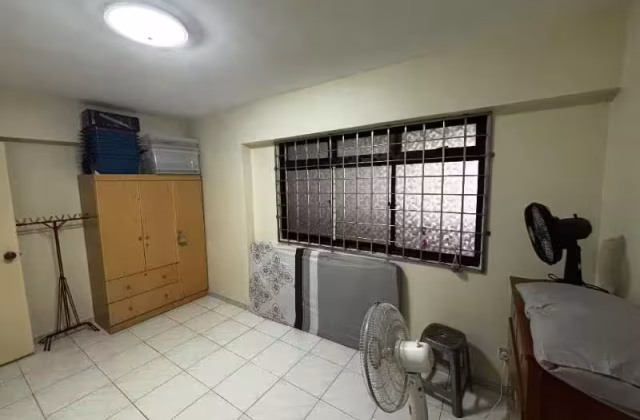 Room Rent • Choa Chu Kang • 670 Choa Chu Kang Crescent • S$700 • 4-Room (3 BR) • Common Room