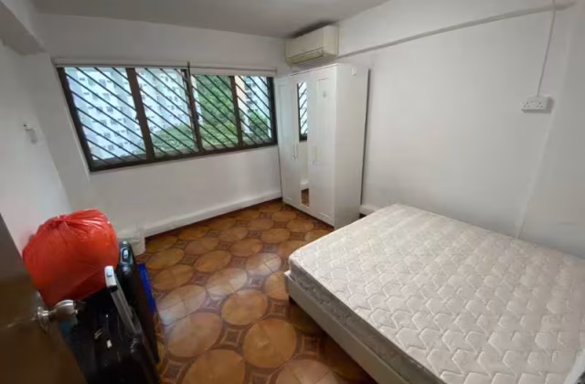 Room Rent • Clementi • 40 Telok Blangah Rise • S$1000 • 4-Room (3 BR) • Common Room