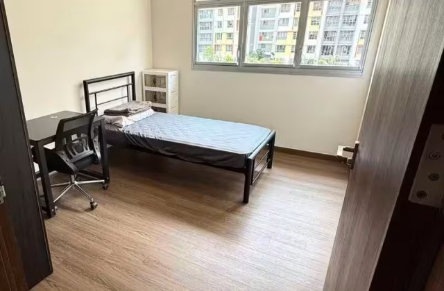Room Rent • Western Water Catchment •  Tampines Street 64 • S$1000 • 4-Room (3 BR) • Maid Room