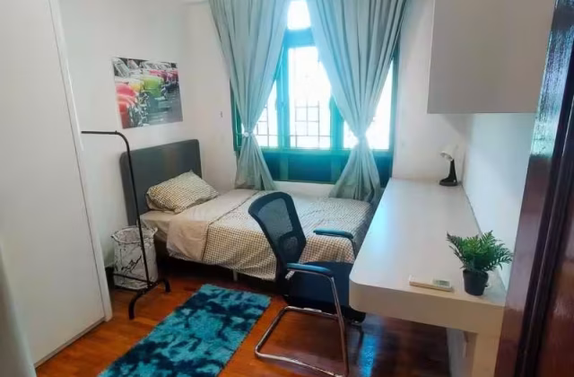 Room Rent • Geylang •  Windermere • S$1250 • Condo • Common Room