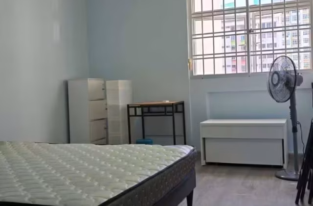 Room Rent • Rochor • 345 Yishun Avenue 11 • S$850 • 3-Room (2 BR) • Common Room