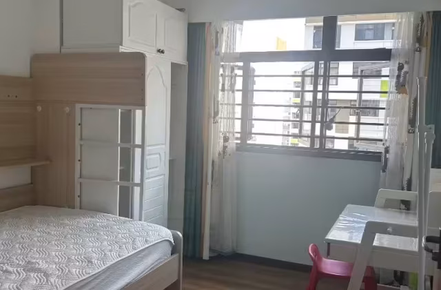 Room Rent • Western Water Catchment • 609A Tampines North Drive 1 • S$850 • 4-Room (3 BR) • Common Room