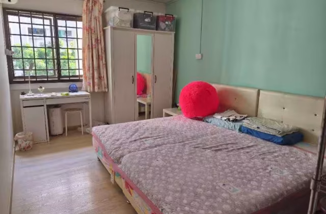 Room Rent • Western Water Catchment • 241 Tampines Street 21 • S$1200 • 4-Room (3 BR) • Common Room