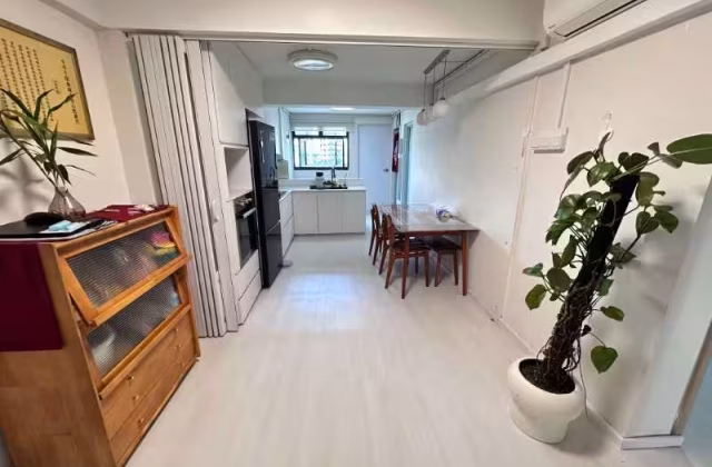 House Rent • Clementi • 1 Telok Blangah Crescent • S$4000 • 3-Room (2 BR) • 900ft² / 83m²