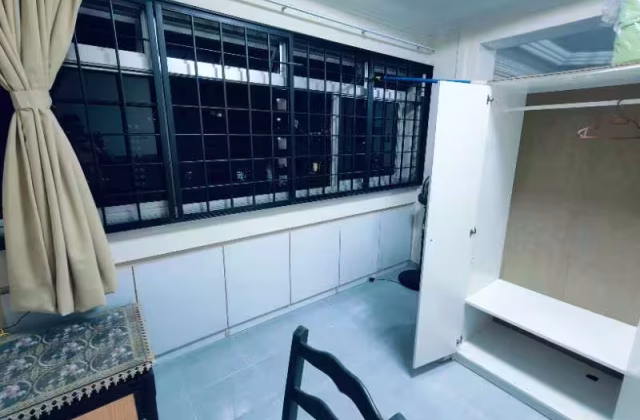 Room Rent • Ang Mo Kio • 574 Pasir Ris Street 53 • S$550 • 3-Room (2 BR) • Maid Room