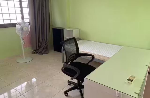 Room Rent • Geylang • 627 Choa Chu Kang Street 62 • S$800 • 4-Room (3 BR) • Common Room