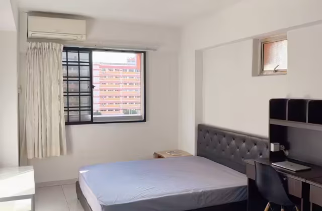 Room Rent • Geylang • 429A Choa Chu Kang Avenue 4 • S$900 • 4-Room (3 BR) • Common Room