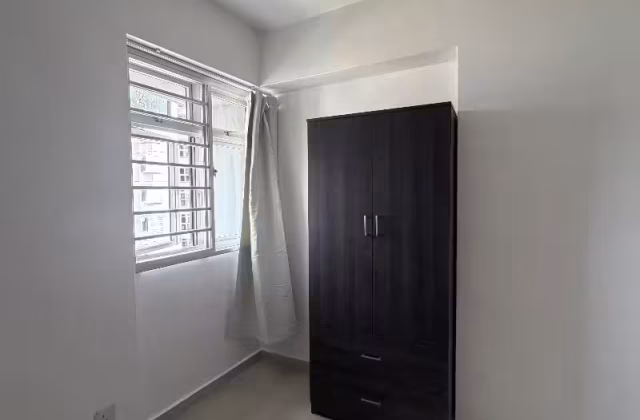 Room Rent • Bukit Batok • 384 Bukit Batok West Avenue 5 • S$950 • 4-Room (3 BR) • Common Room