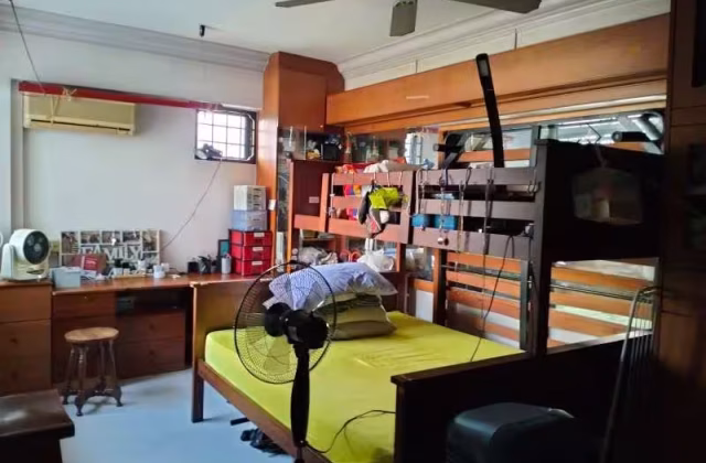 Room Rent • Geylang • 454 Choa Chu Kang Avenue 4 • S$800 • 3-Room (2 BR) • Master Room