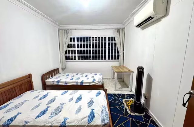 Room Rent • Singapore River • 698D Hougang Street 52 • S$1100 • Executive HDB • Common Room