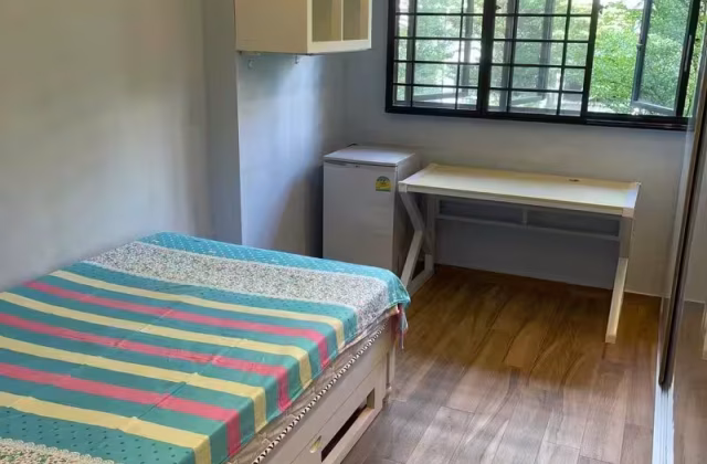 Room Rent • Lim Chu Kang • 196B Boon Lay Drive • S$850 • 5-Room (4 BR) • Common Room