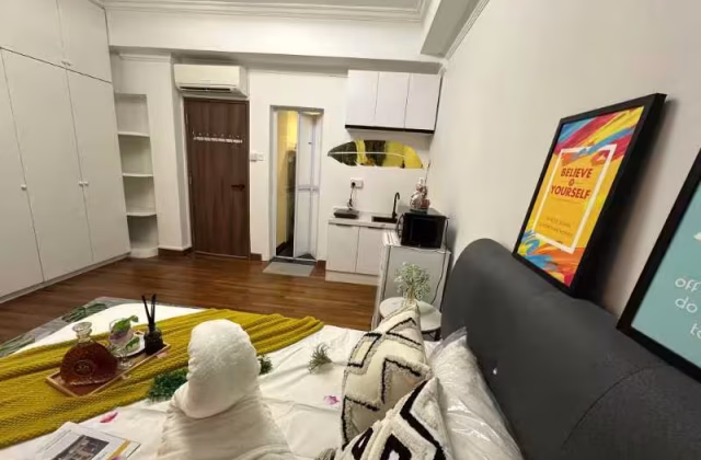 Room Rent • Bukit Timah •  Kew Residencia • S$1968 • Terraced House • Master Room